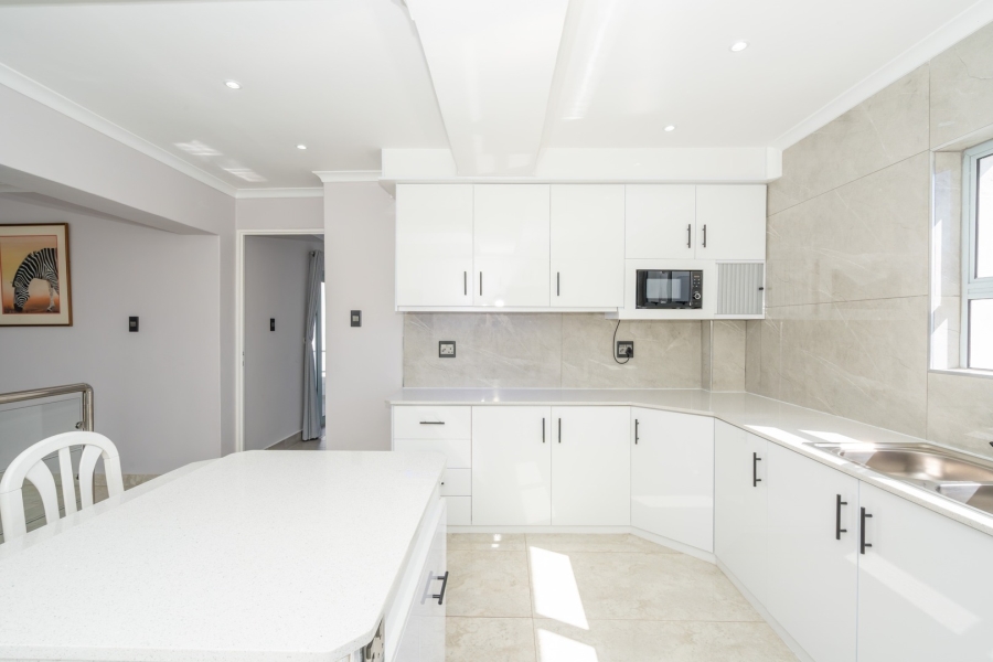 3 Bedroom Property for Sale in Paradise Beach Western Cape